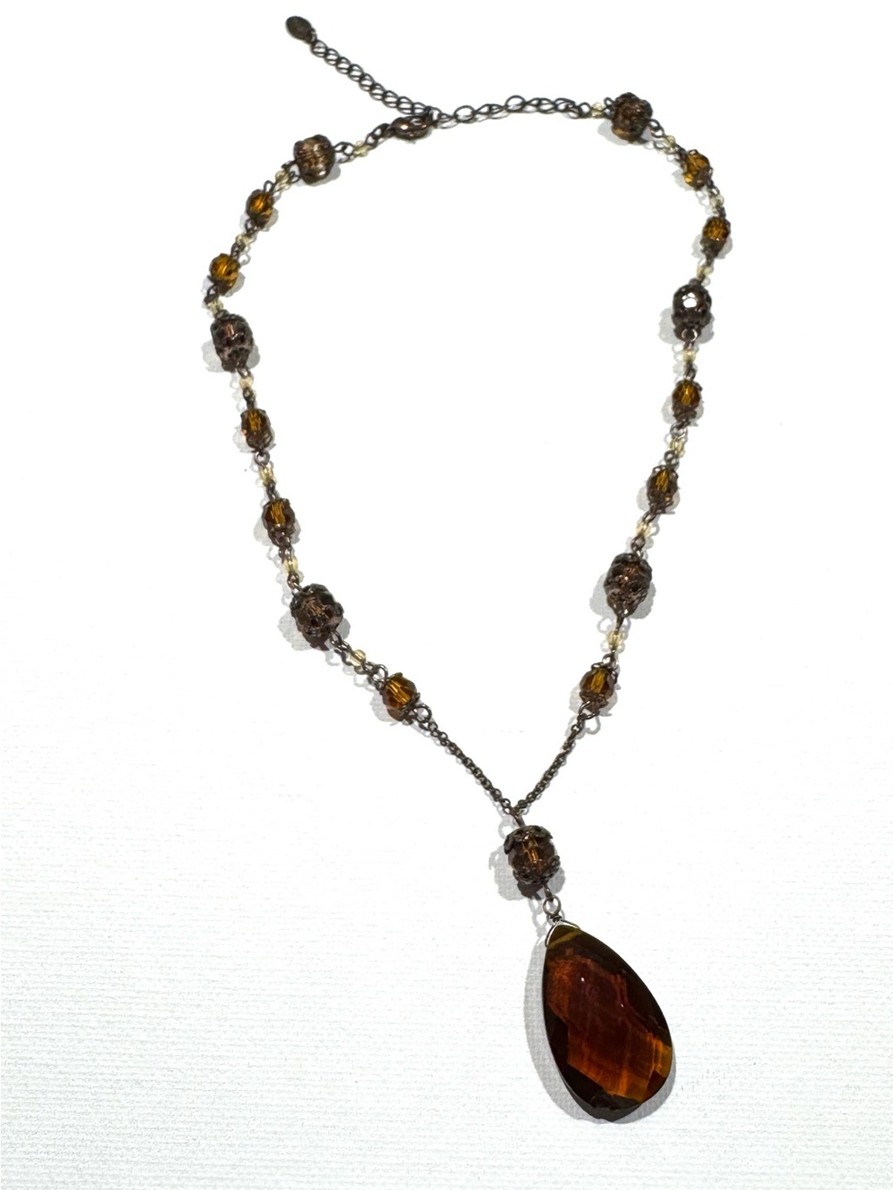 2028 Brown Amber Teardrop Pendant Beaded Necklace